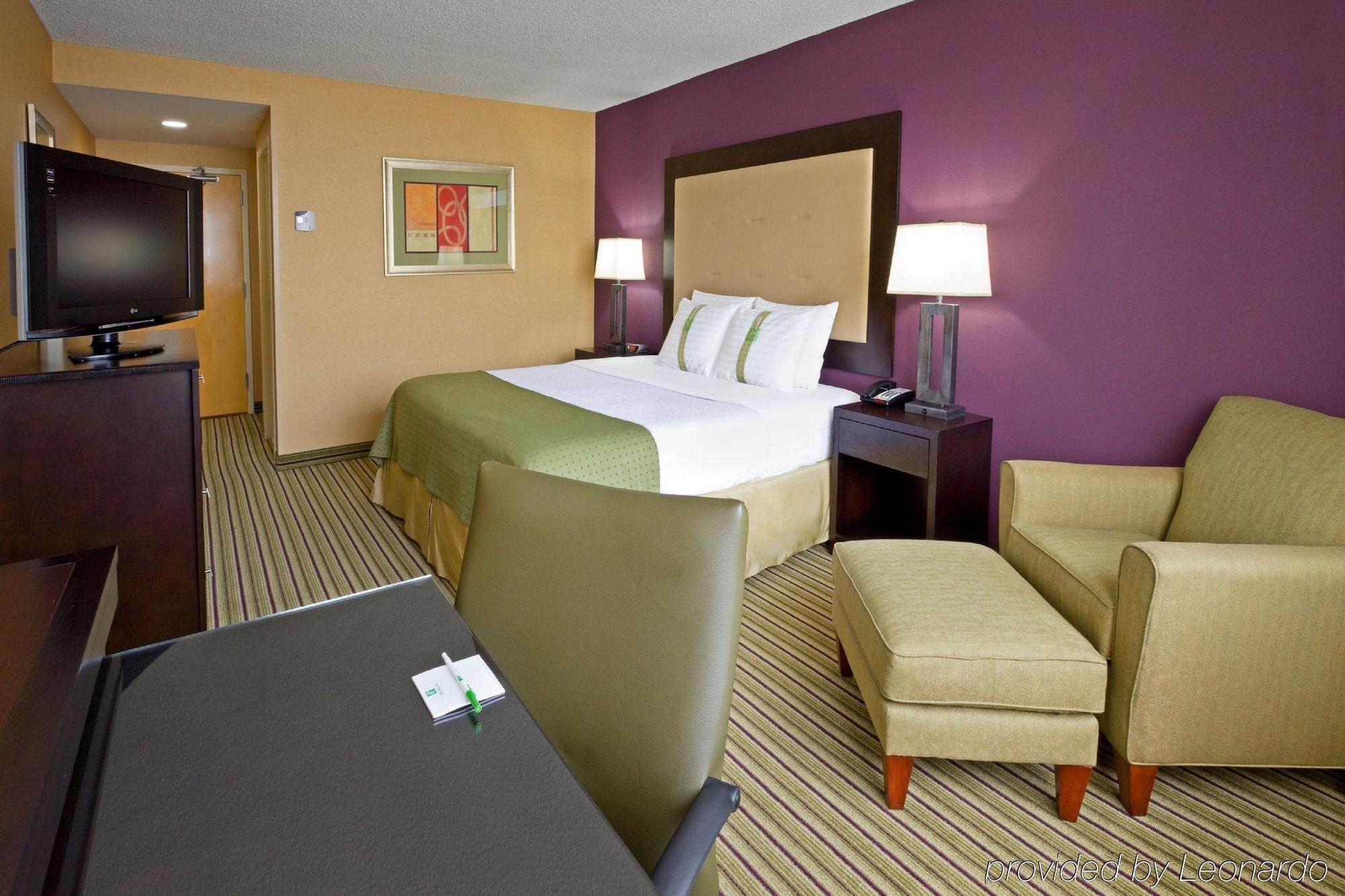 Holiday Inn & Suites Parsippany Fairfield, An Ihg Hotel Exterior photo